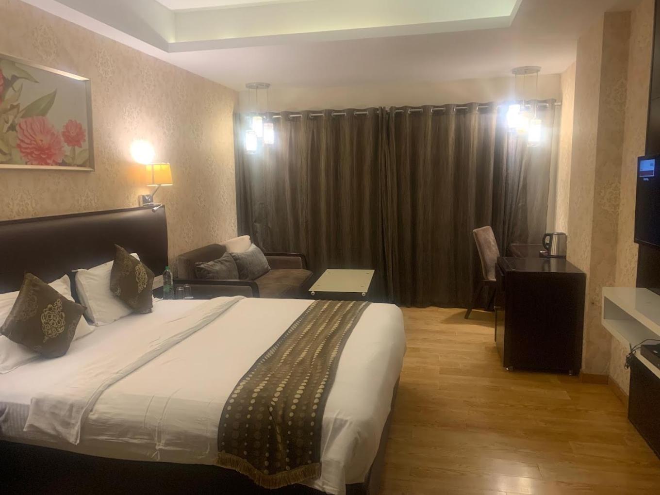 Nandan Kanan Hotel & Resort Sipra Εξωτερικό φωτογραφία