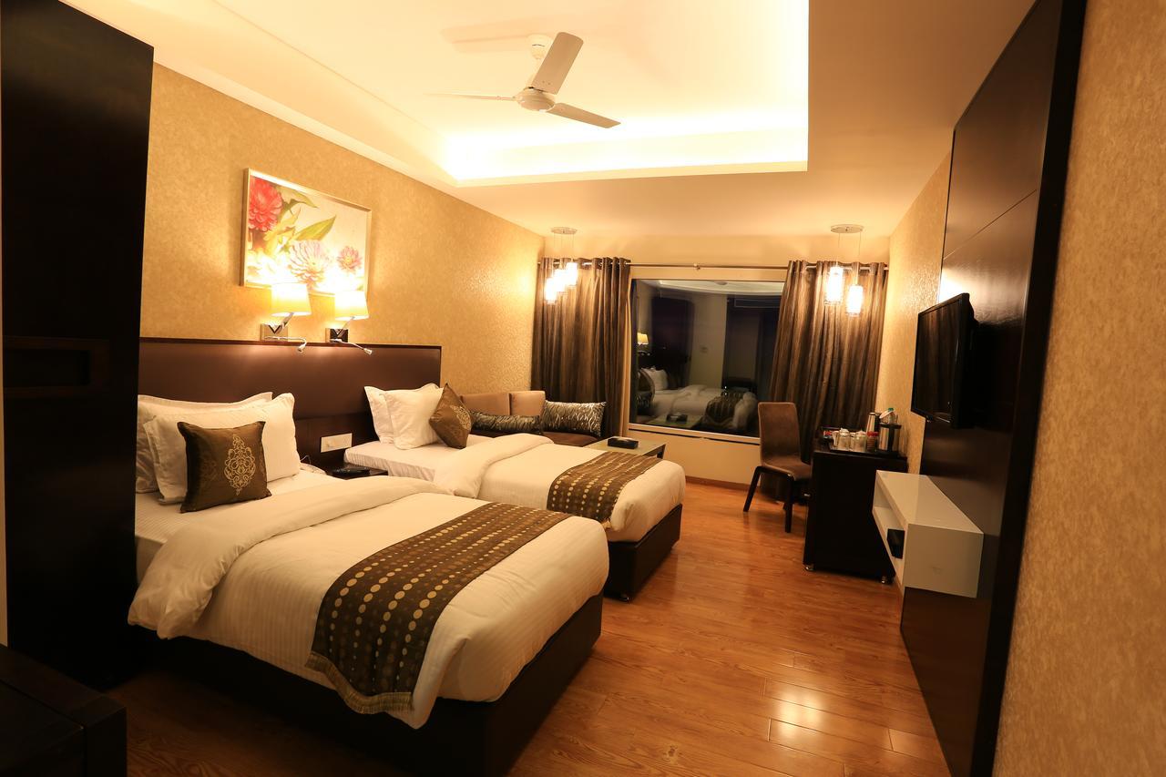 Nandan Kanan Hotel & Resort Sipra Εξωτερικό φωτογραφία