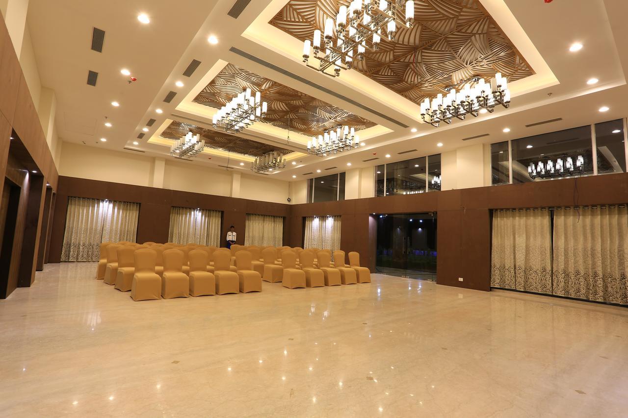 Nandan Kanan Hotel & Resort Sipra Εξωτερικό φωτογραφία