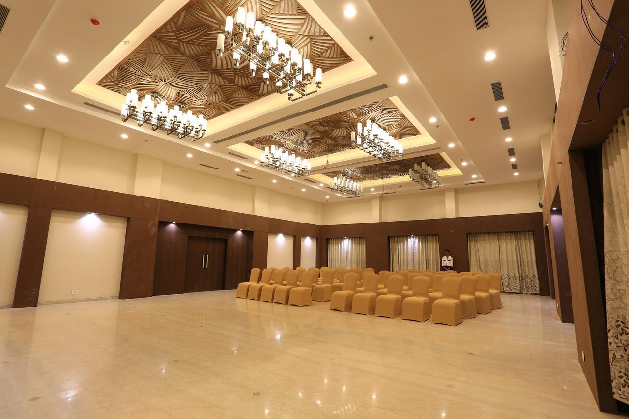 Nandan Kanan Hotel & Resort Sipra Εξωτερικό φωτογραφία