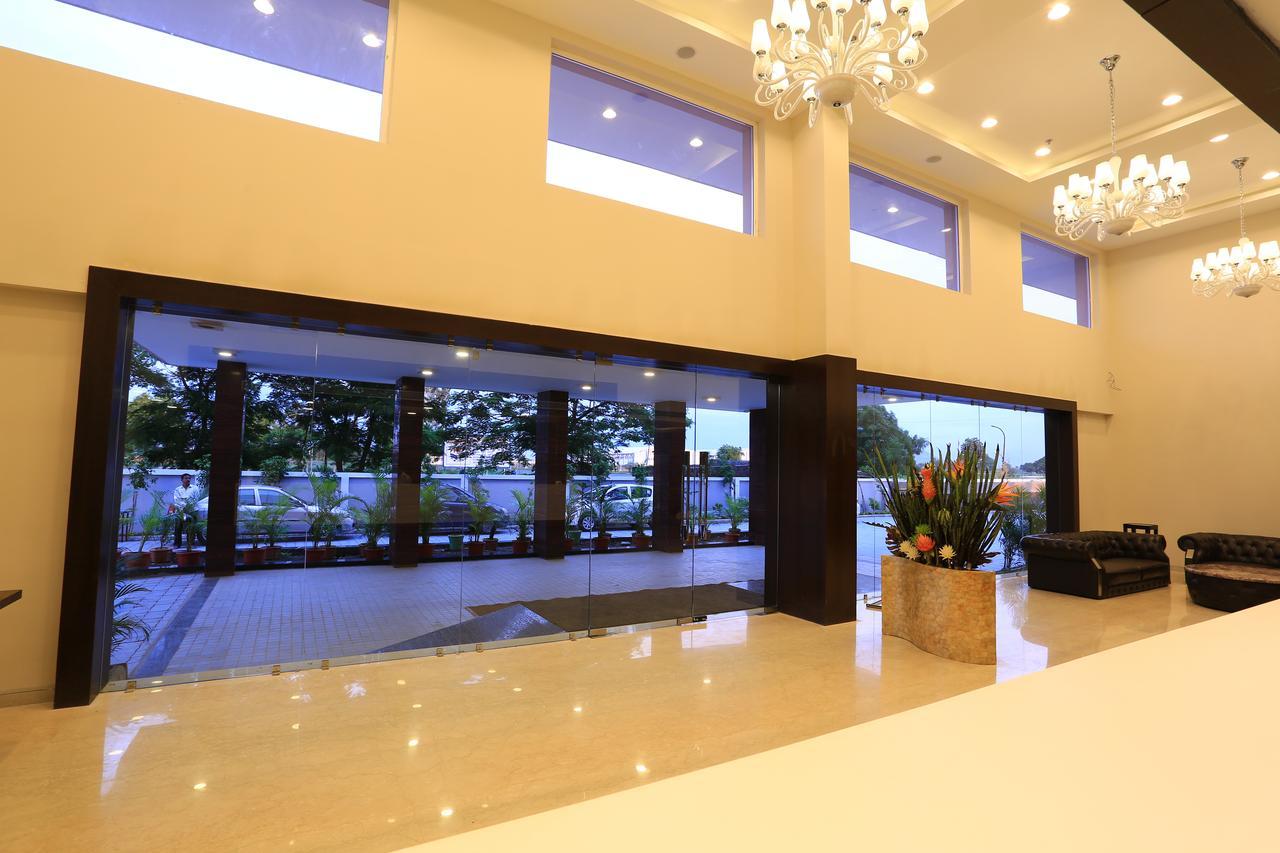 Nandan Kanan Hotel & Resort Sipra Εξωτερικό φωτογραφία